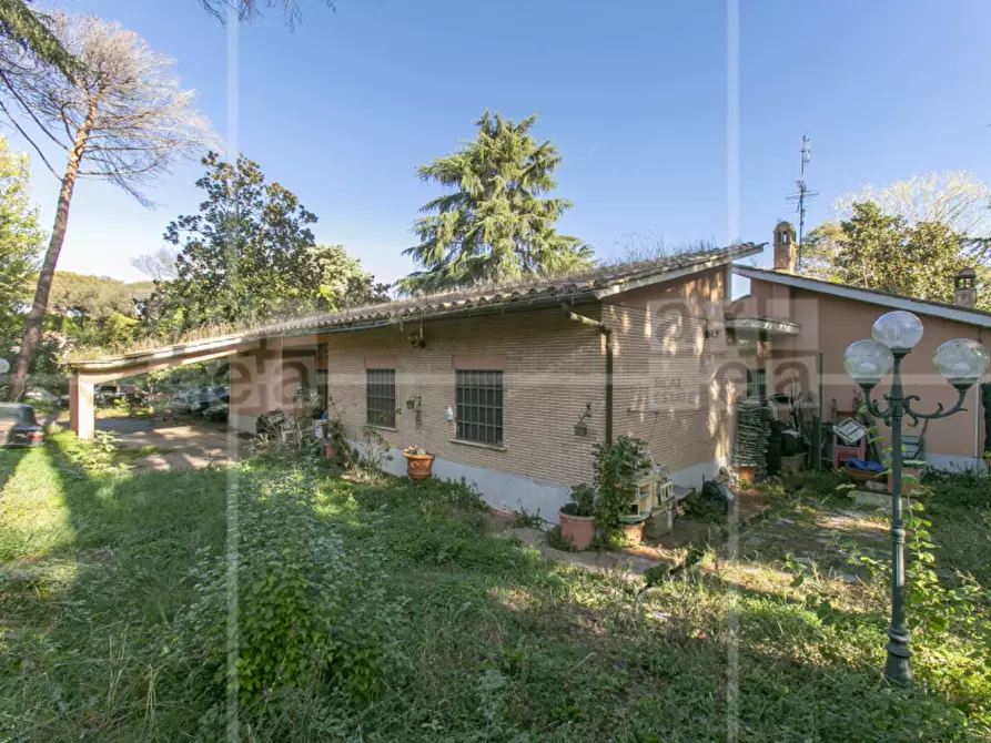 casa indipendente in vendita a Roma in zona Massimina/Casal Lumbroso