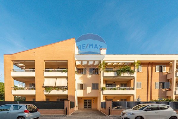 appartamento in vendita a Roma in zona Appio Pignatelli