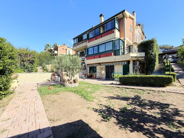 casa indipendente in vendita a Roma in zona Aurelio