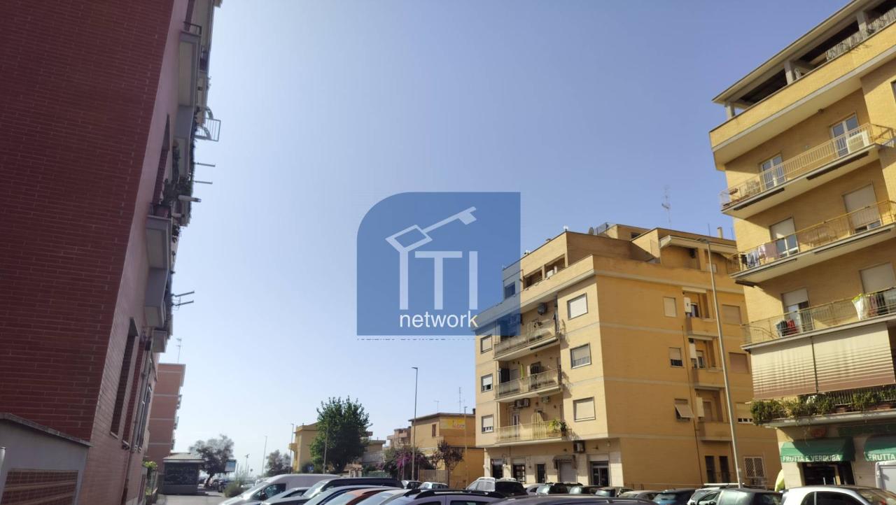 appartamento in vendita a Roma in zona Ostia