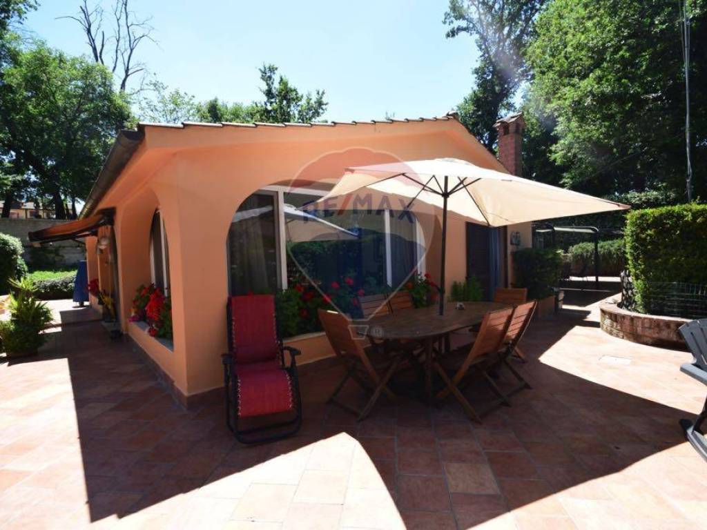 casa indipendente in vendita a Roma in zona Monte Sacro/Talenti