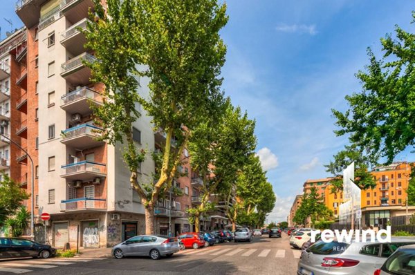 negozio in vendita a Roma in zona Ostiense