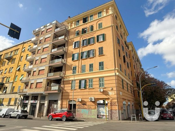 appartamento in vendita a Roma in zona Ostiense