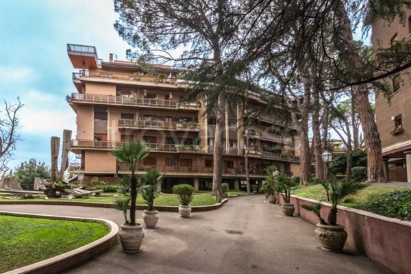 appartamento in vendita a Roma in zona Tomba di Nerone