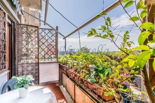 appartamento in vendita a Roma in zona Ardeatino