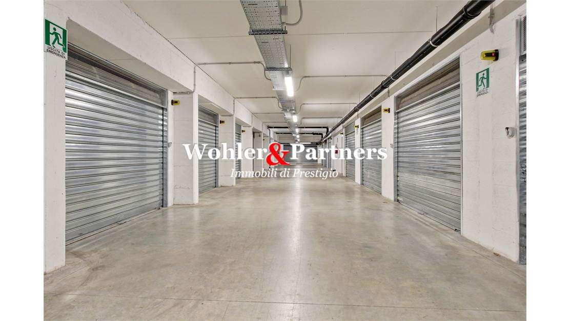 negozio in vendita a Roma in zona Tor di Quinto