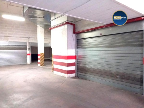 negozio in vendita a Roma in zona Tuscolano