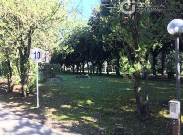 negozio in vendita a Roma in zona Della Vittoria