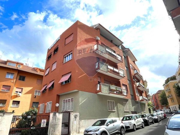 appartamento in vendita a Roma in zona Ardeatino