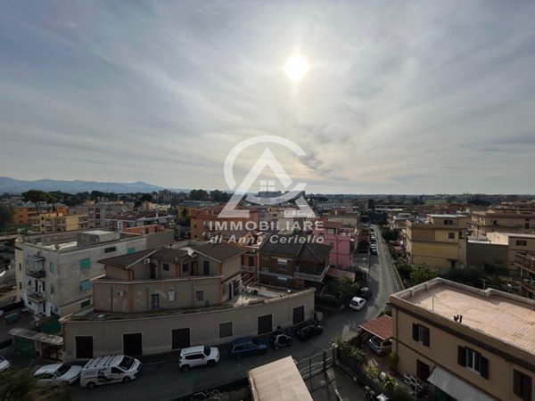 appartamento in vendita a Roma in zona Torre Angela