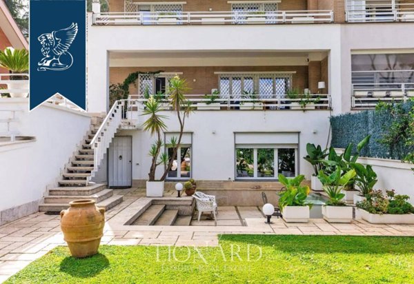 casa indipendente in vendita a Roma