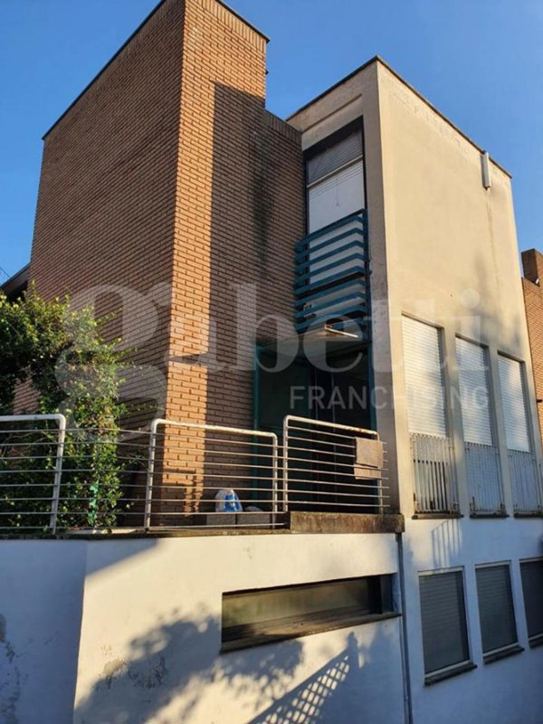 casa indipendente in vendita a Roma