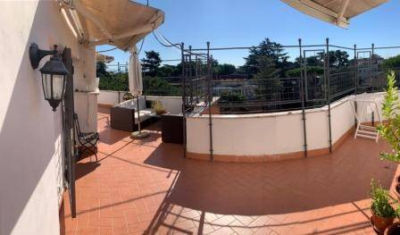 appartamento in vendita a Roma in zona Tomba di Nerone