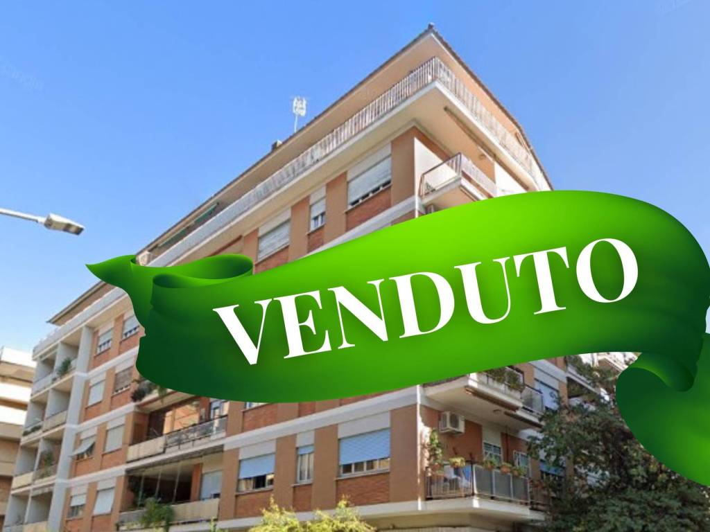 appartamento in vendita a Roma in zona Appio Latino