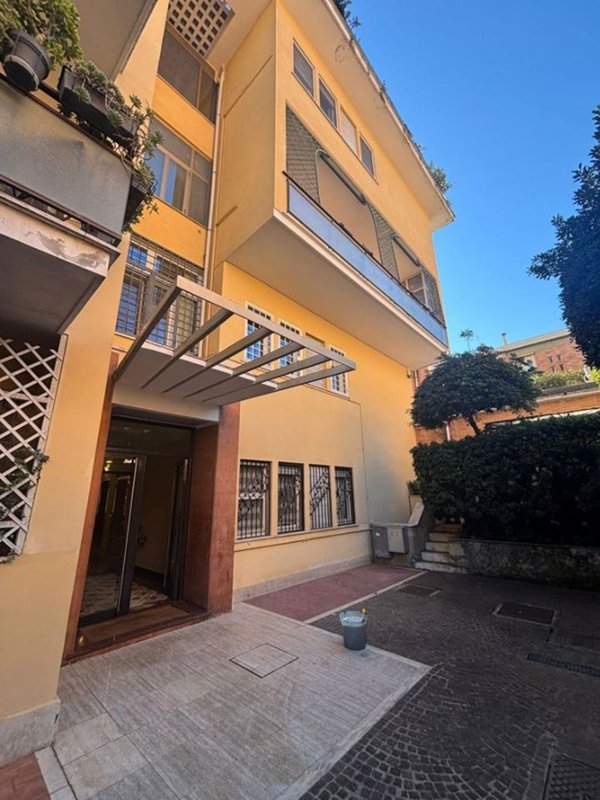 appartamento in vendita a Roma in zona Tor di Quinto
