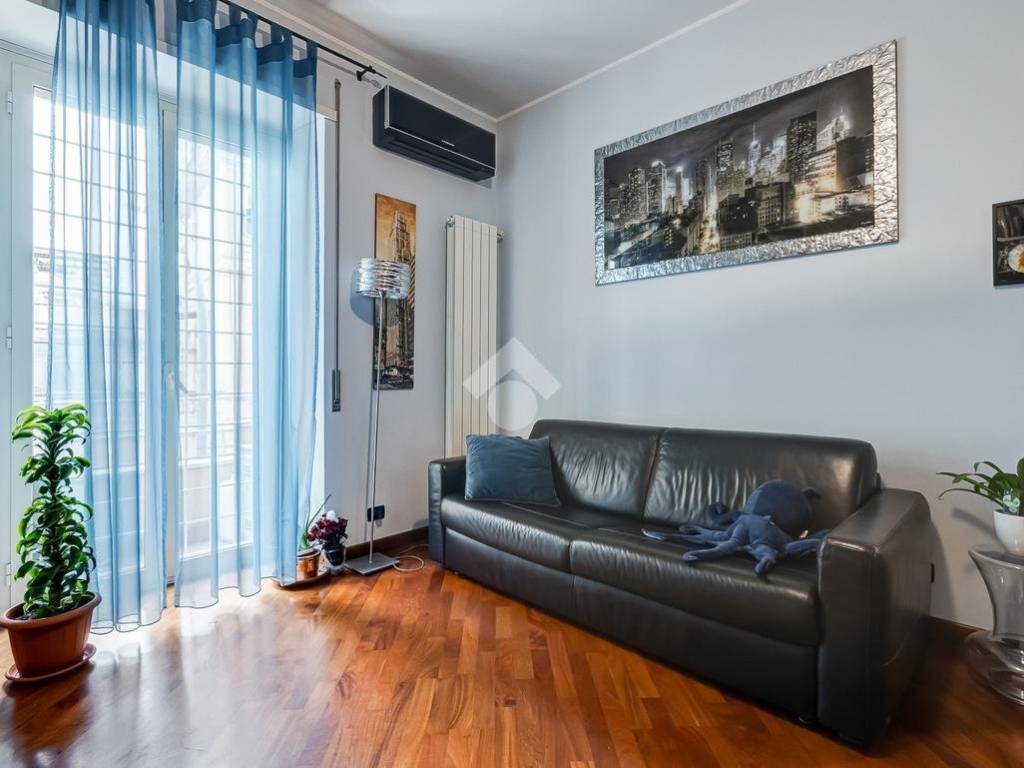 appartamento in vendita a Roma in zona Appio Latino