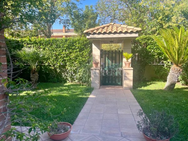 casa indipendente in vendita a Roma in zona Casal Morena