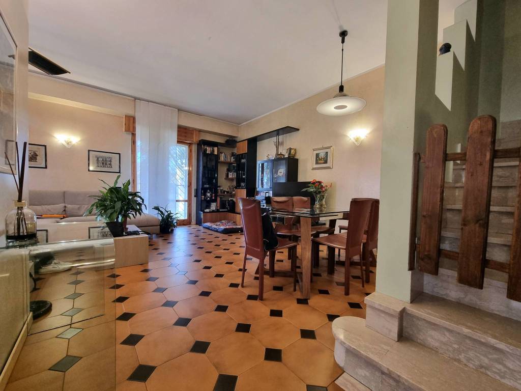 casa indipendente in vendita a Roma in zona Casal Morena