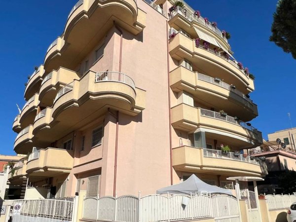 appartamento in vendita a Roma in zona Ponte Mammolo