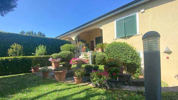 casa indipendente in vendita a Roma in zona EUR