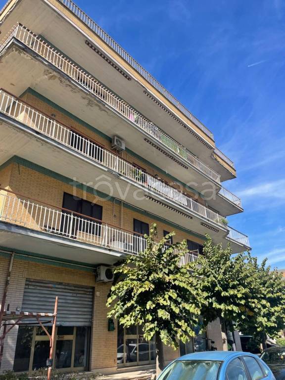 appartamento in vendita a Roma in zona Casalotti