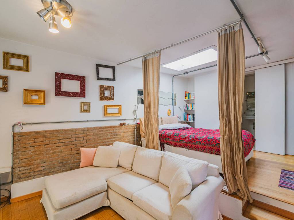 appartamento in vendita a Roma in zona San Saba - Ripa