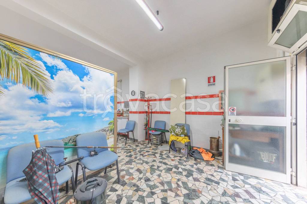 negozio in vendita a Roma in zona Prenestino-Centocelle