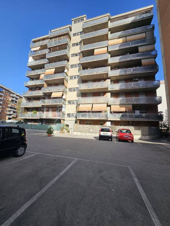 appartamento in vendita a Roma in zona Torre Maura