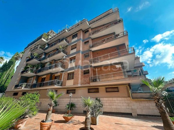 ufficio in vendita a Roma in zona Tuscolano