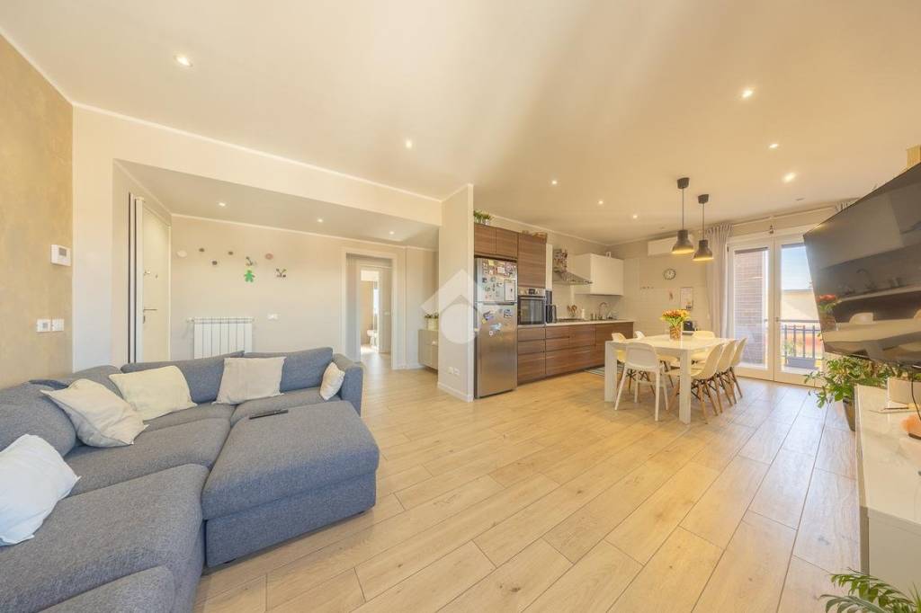 appartamento in vendita a Roma in zona Castelverde