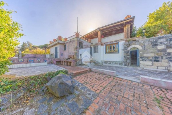 casa indipendente in vendita a Roma