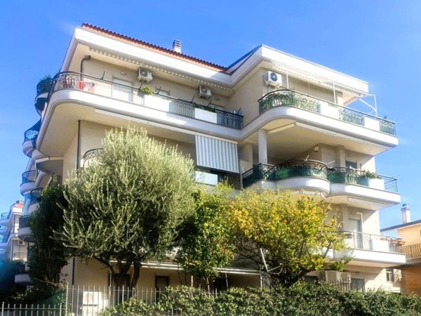 appartamento in vendita a Roma in zona Finocchio