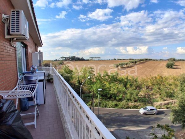 appartamento in vendita a Roma in zona Colle Monfortani