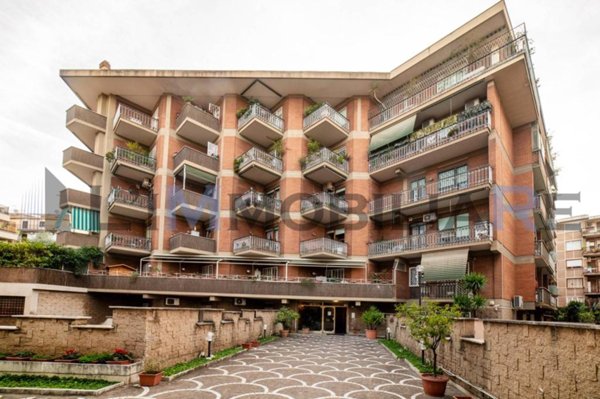 appartamento in vendita a Roma in zona EUR