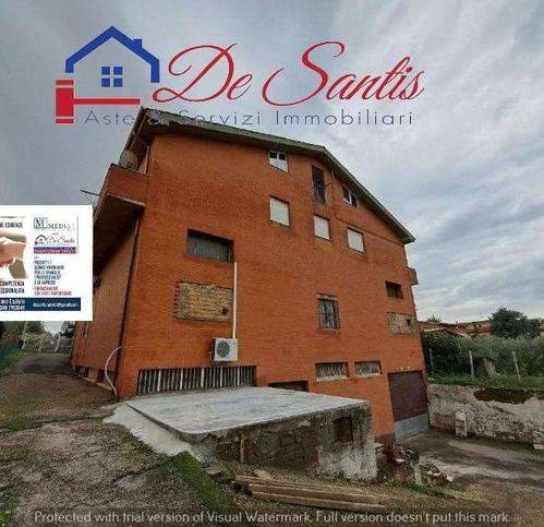 appartamento in vendita a Roma in zona Finocchio