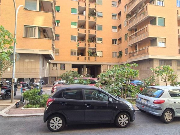 appartamento in vendita a Roma in zona Ostiense