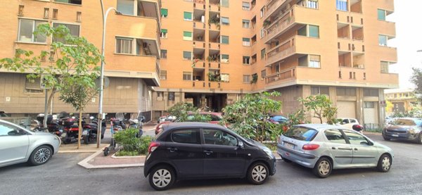 appartamento in vendita a Roma in zona Ostiense