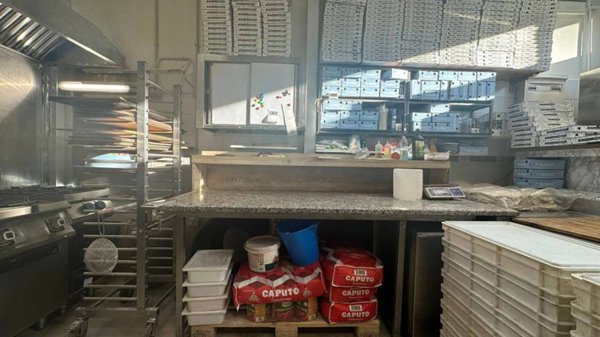 negozio in vendita a Roma in zona Tuscolano