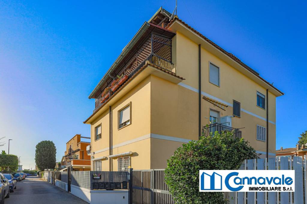 appartamento in vendita a Roma in zona Vitinia