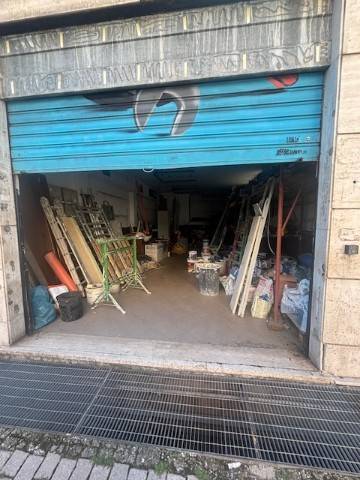 negozio in vendita a Roma in zona Casal Monastero