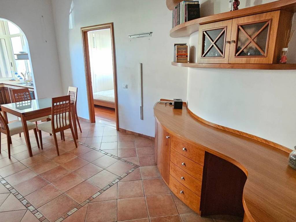 appartamento in vendita a Roma in zona Tomba di Nerone