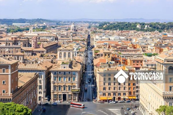 appartamento in vendita a Roma in zona Trevi-Colonna