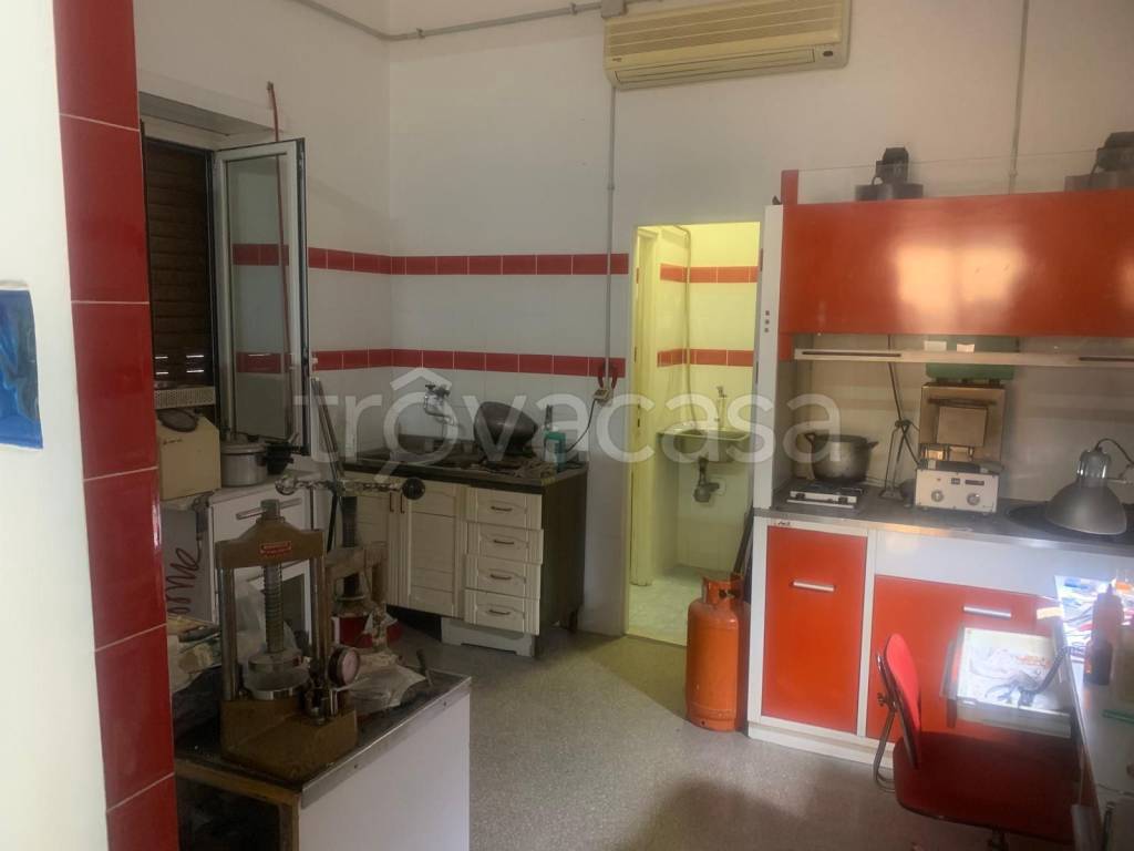 negozio in vendita a Roma in zona Prenestino-Centocelle