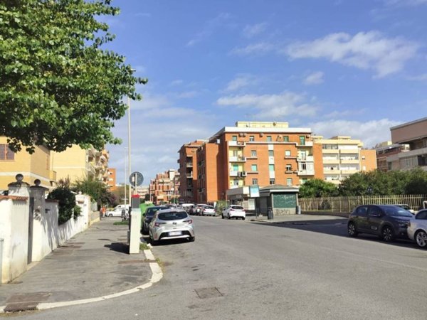 appartamento in vendita a Roma in zona Ostia
