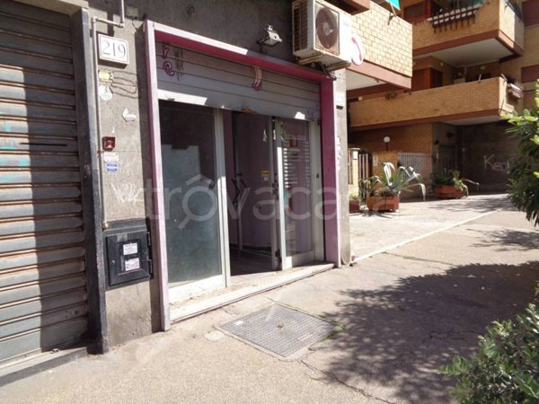 negozio in vendita a Roma in zona Ostia