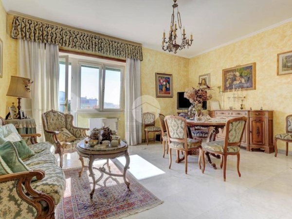 appartamento in vendita a Roma in zona Appio Latino