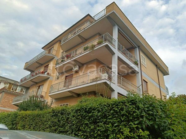appartamento in vendita a Roma in zona Cesano