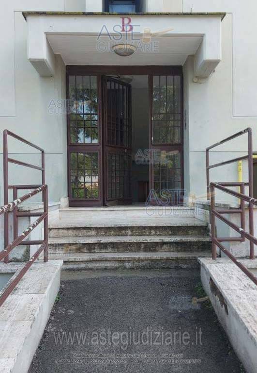 appartamento in vendita a Roma in zona Torre Angela