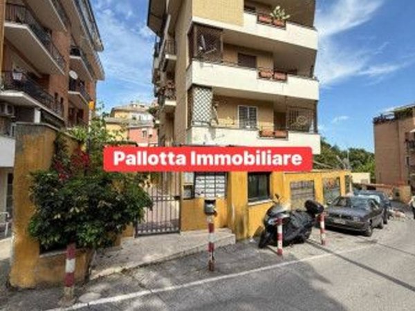 appartamento in vendita a Roma in zona Tomba di Nerone
