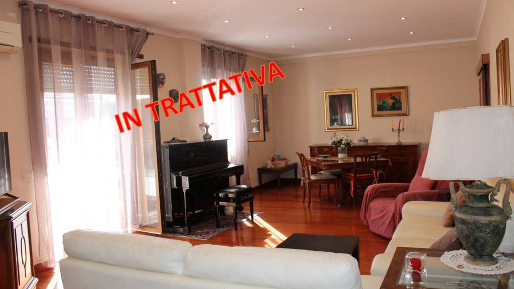 appartamento in vendita a Roma in zona Torre Spaccata
